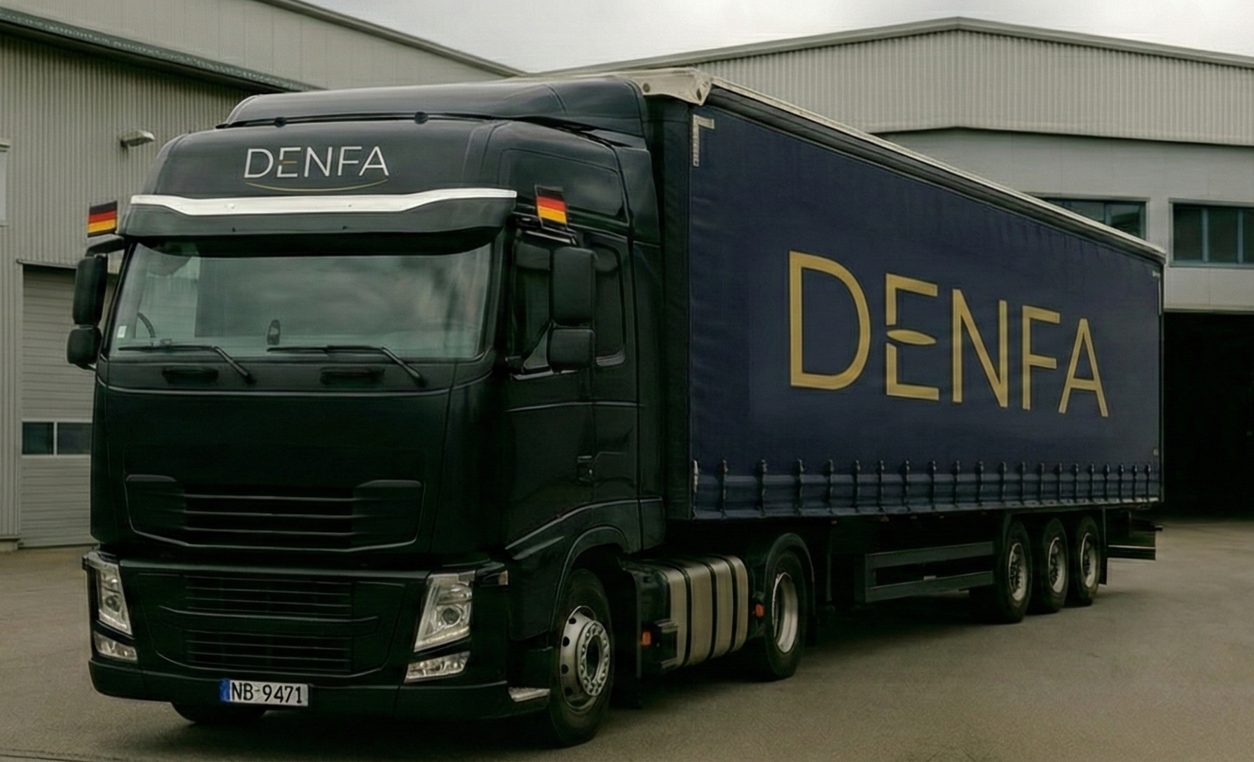 Palettierte Stahlböden, verpackt für den Versand